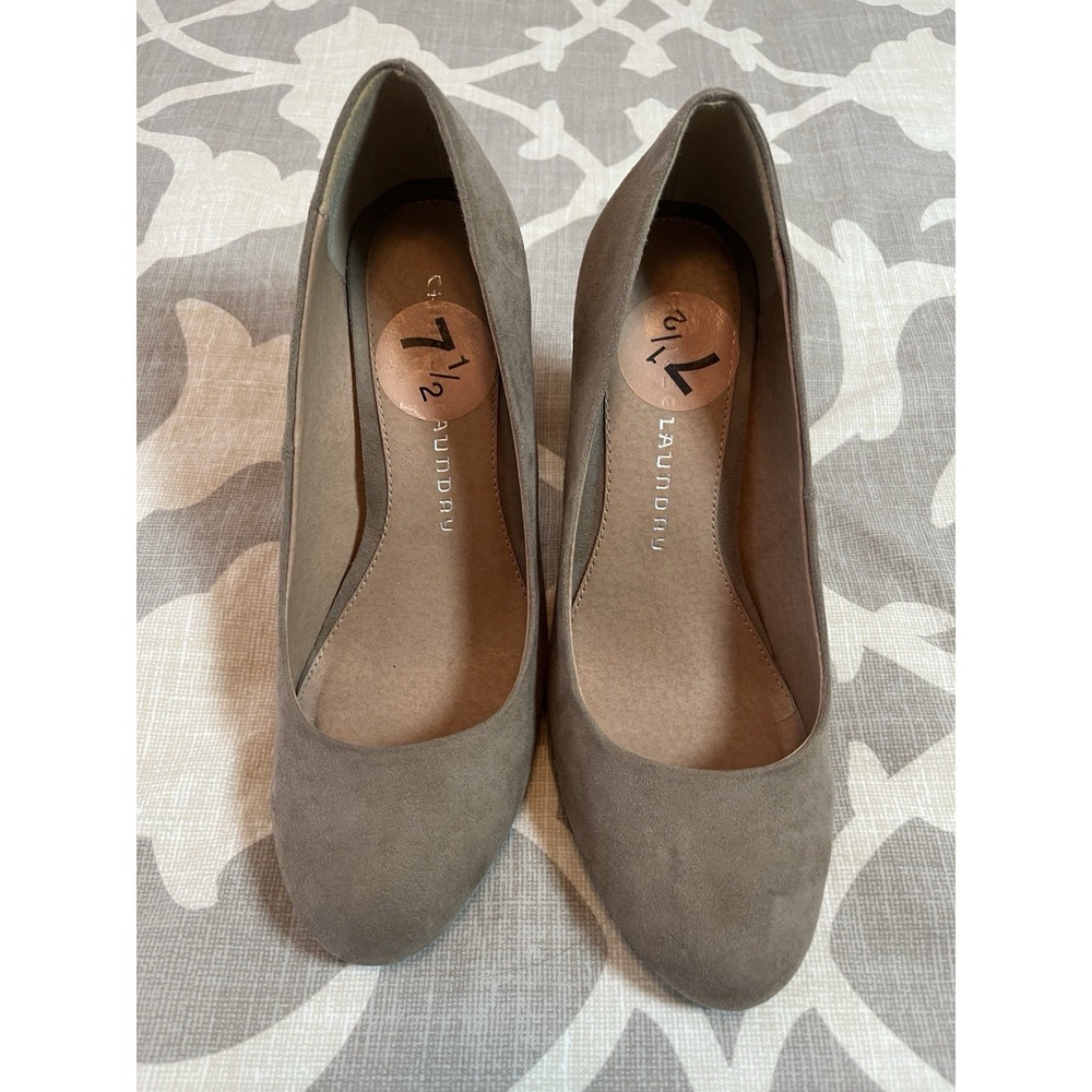 Chinese Laundry Nude Chunky Suede Look Heels Sz 7.5 Office Classic - Picture 2 of 6